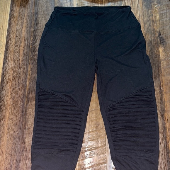 NEW Zenana black leggings - Picture 1 of 2